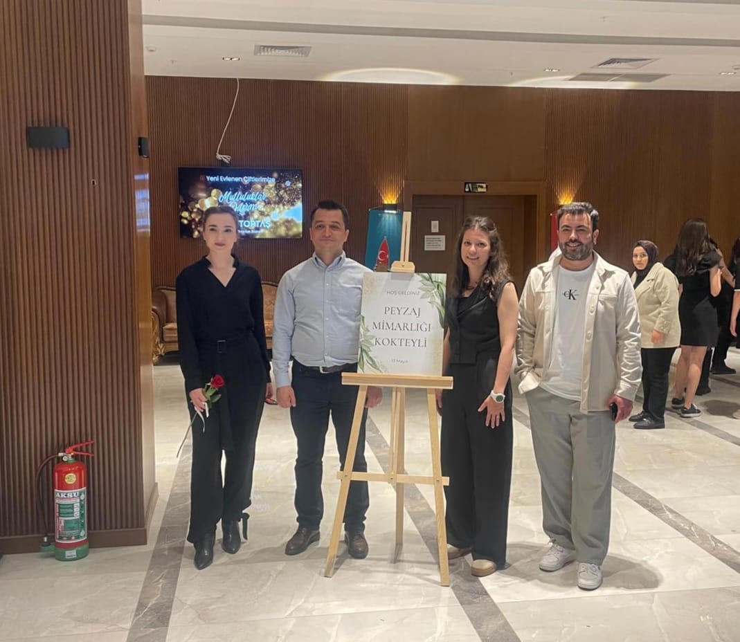 13 Mayıs Ulusal Peyzaj Mimarlığı Günü kapsamında düzenlediğimiz kokteylimizde hocalarımız ve öğrencilerimizle bir araya geldik.